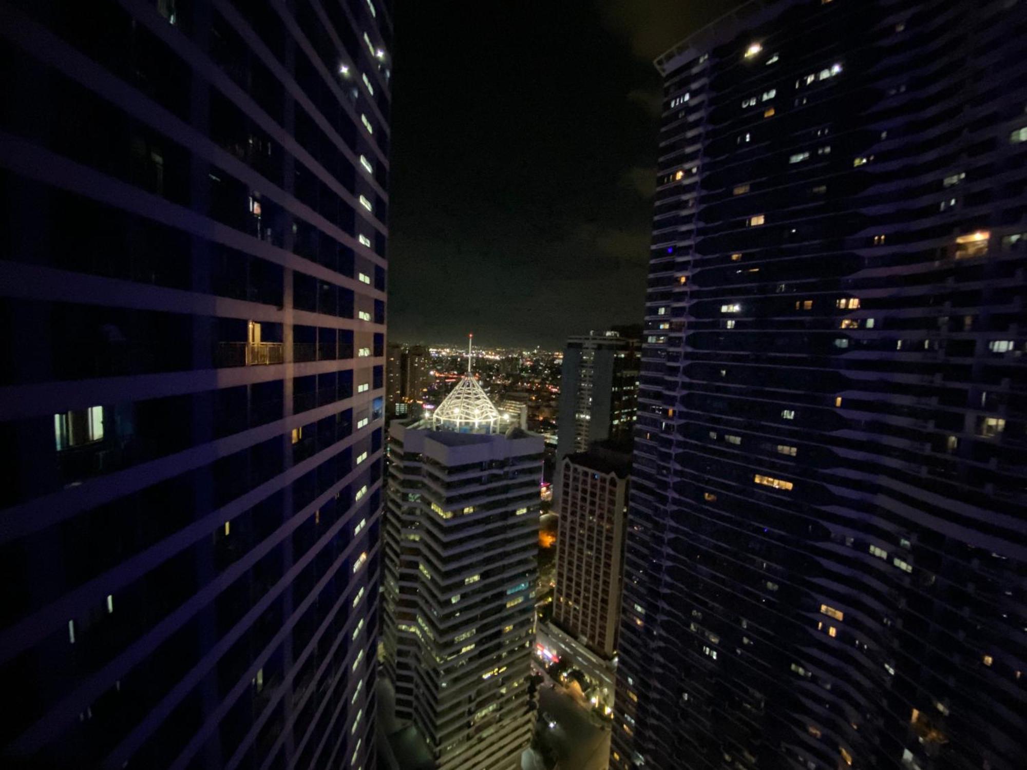 Frost At Air Residences Makati Manila Exterior photo